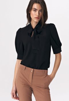 Elegancka czarna bluzka z wiązaniem na dekolcie - B107